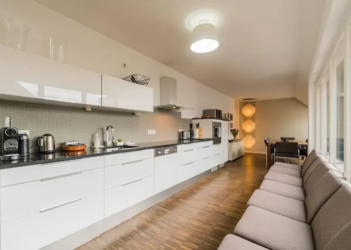 Ruhige Dachwohnung Mit Terrasse Mitte - Spacious Modern Rooftop Loft In Mitte Apartmán *